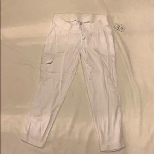 NWT maternity white linen capris